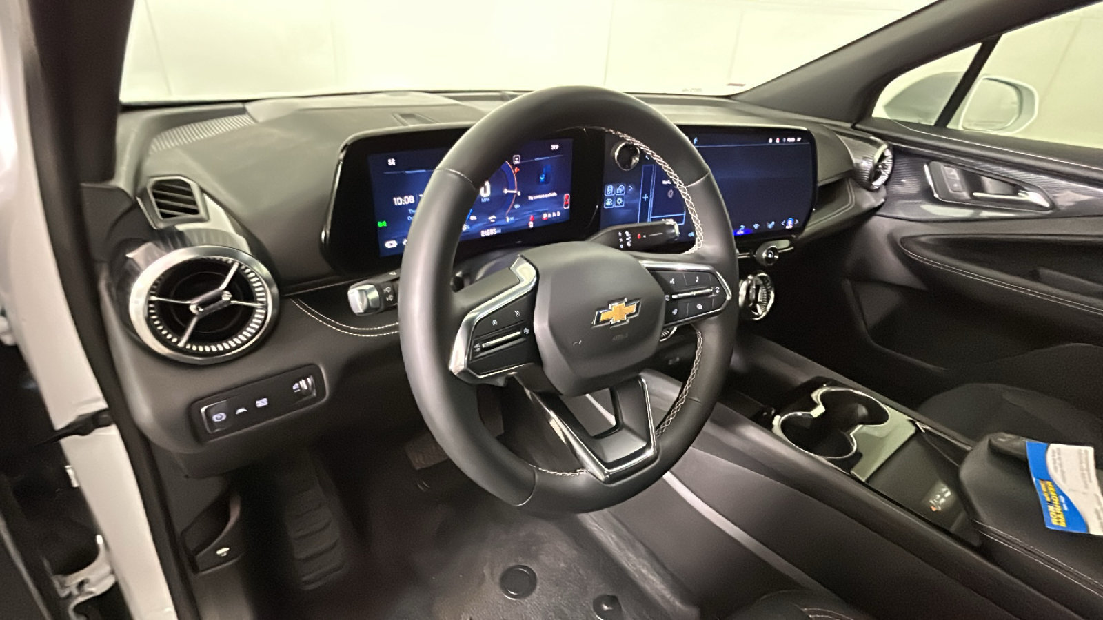 Used 2024 Chevrolet Blazer EV LT AWD/4WD image 17