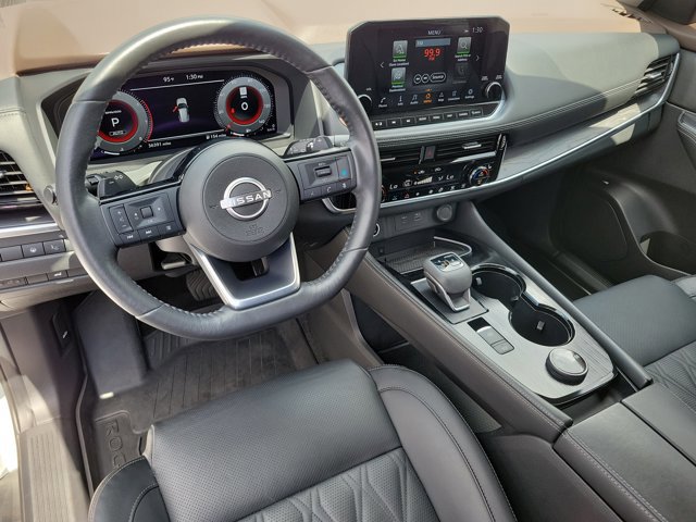 Used 2022 Nissan Rogue Platinum w/ Head-Up Display Package image 11