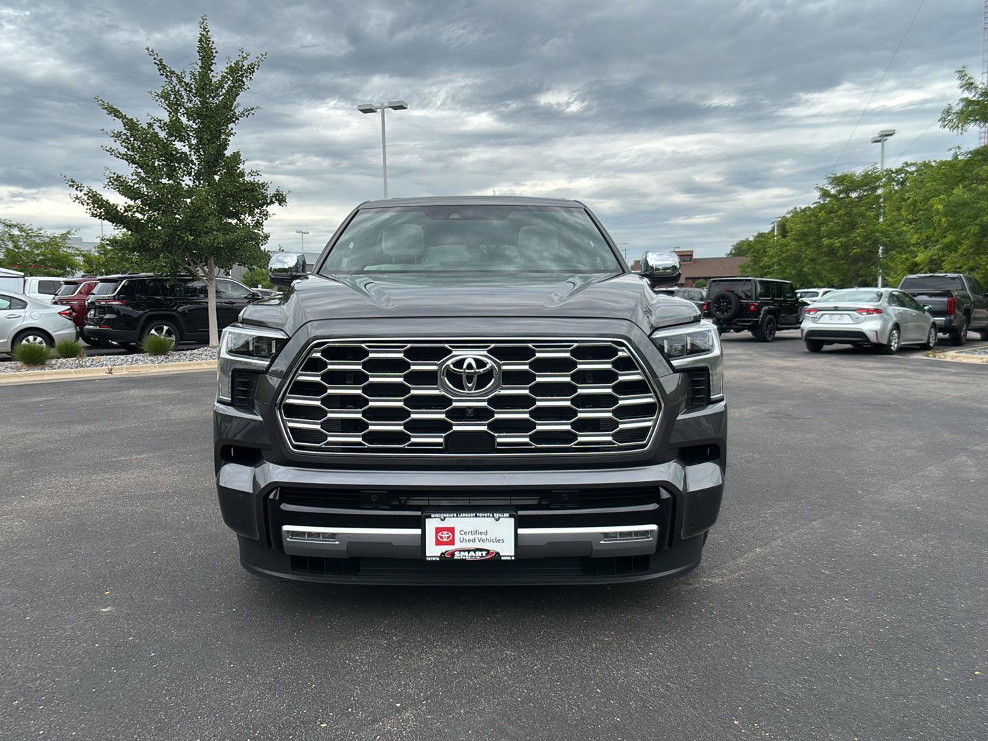 Used 2025 Toyota Sequoia Capstone AWD/4WD image 7