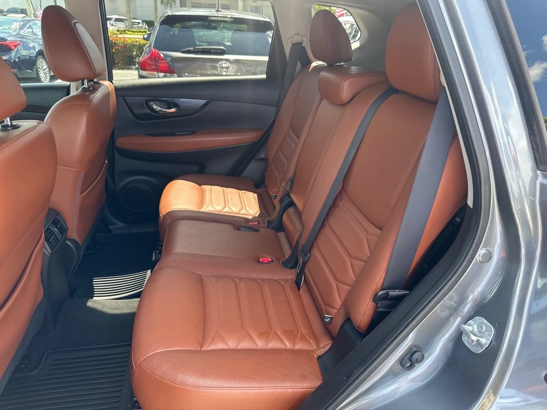 Used 2017 Nissan Rogue SL w/ SL Premium Package FWD image 26