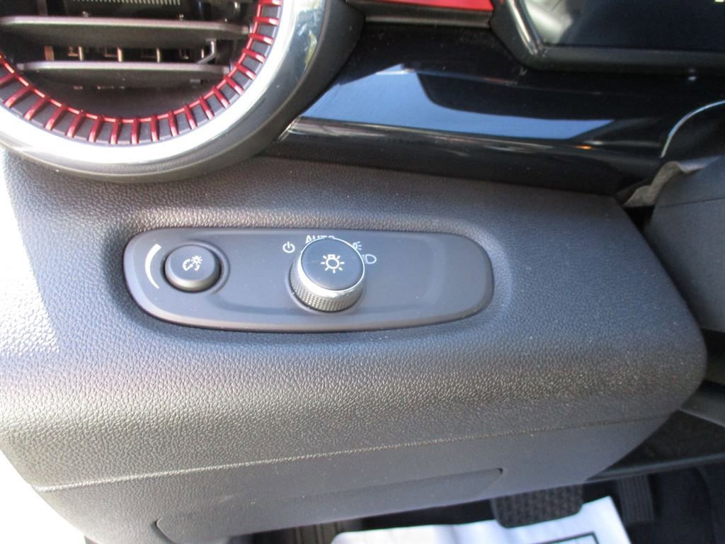 Used 2025 Chevrolet Trax RS w/ Driver Confidence Package image 18