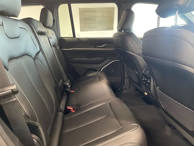 New 2026 Jeep Grand Cherokee Limited w/ Trailer Tow Package AWD/4WD image 31