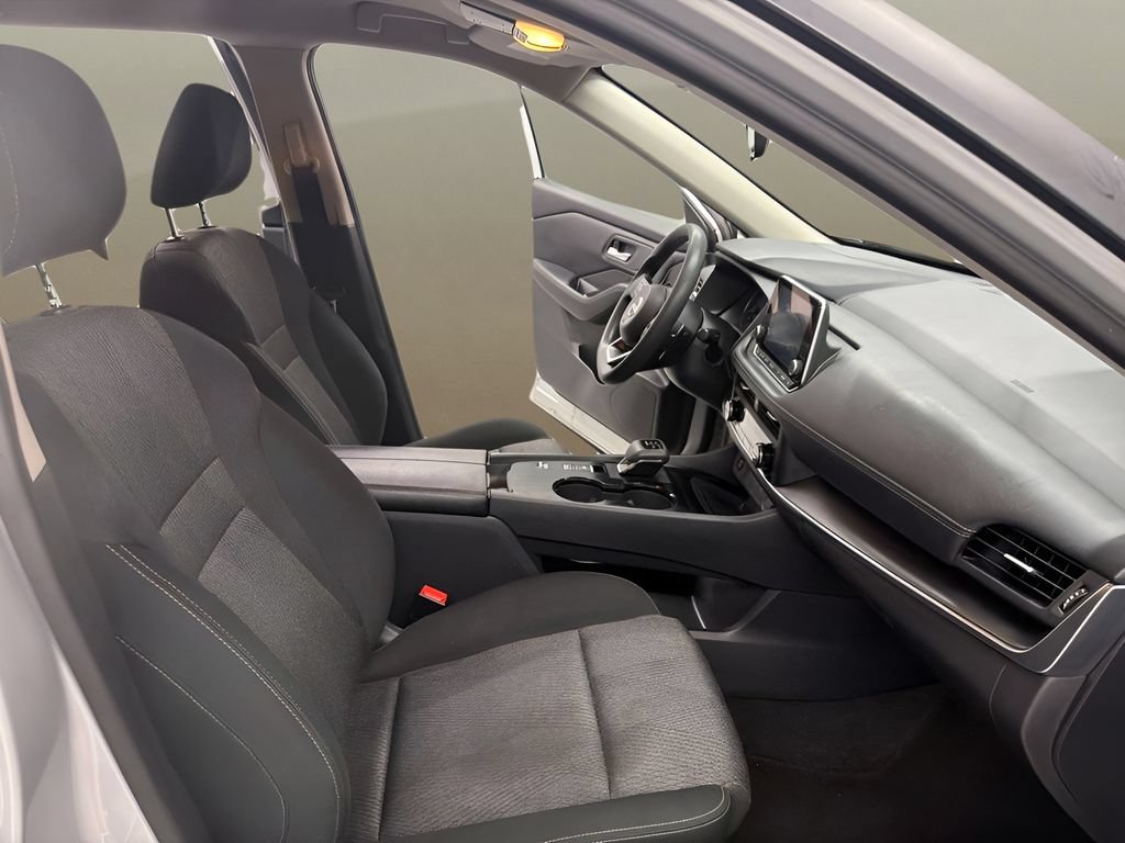 Used 2024 Nissan Rogue SV FWD image 30