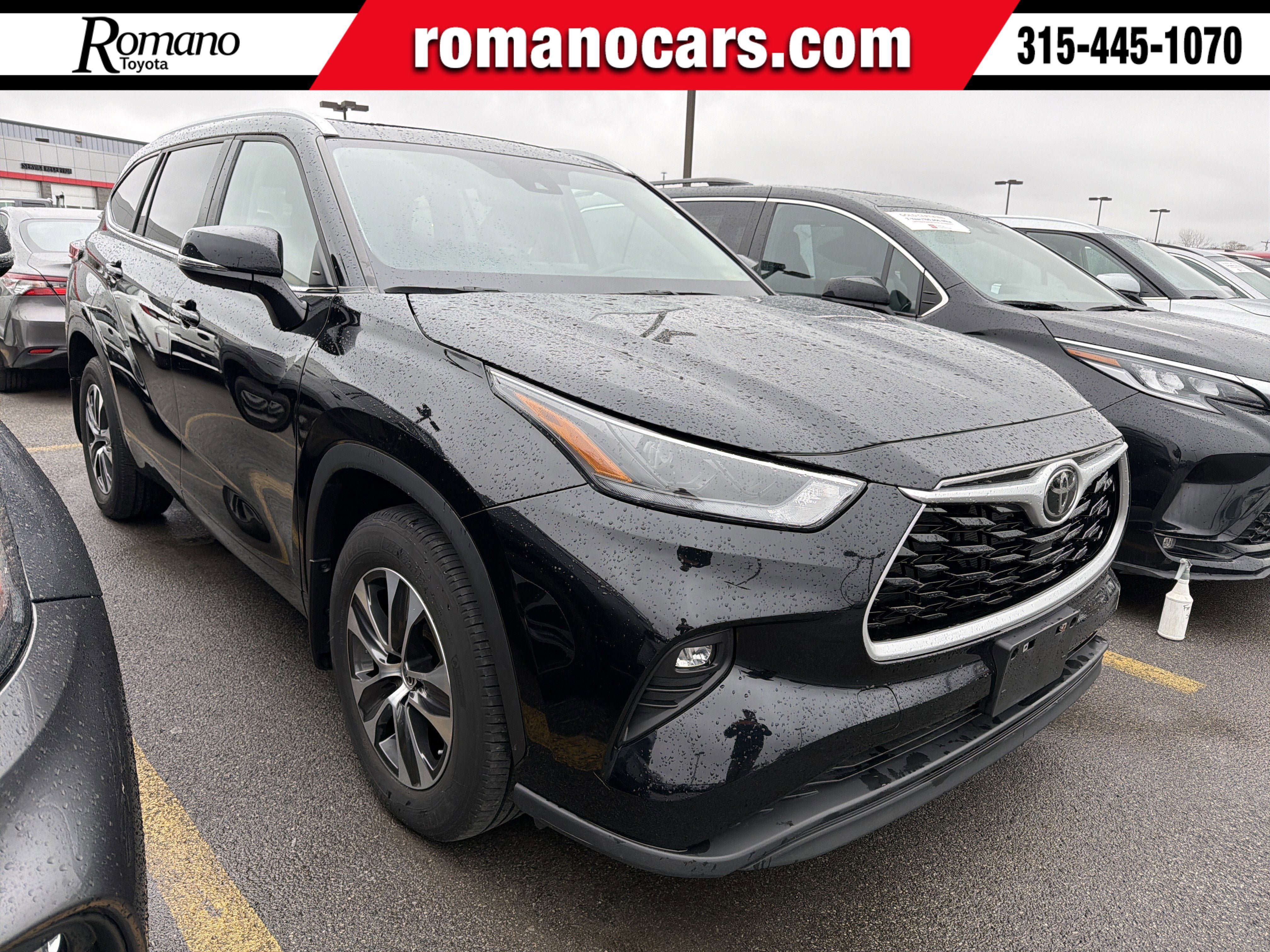 Used 2023 Toyota Highlander XLE AWD/4WD image 1