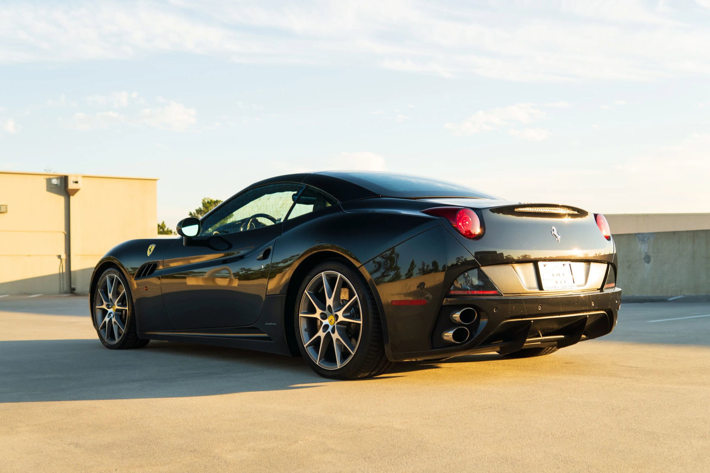 Used 2010 Ferrari California RWD image 11