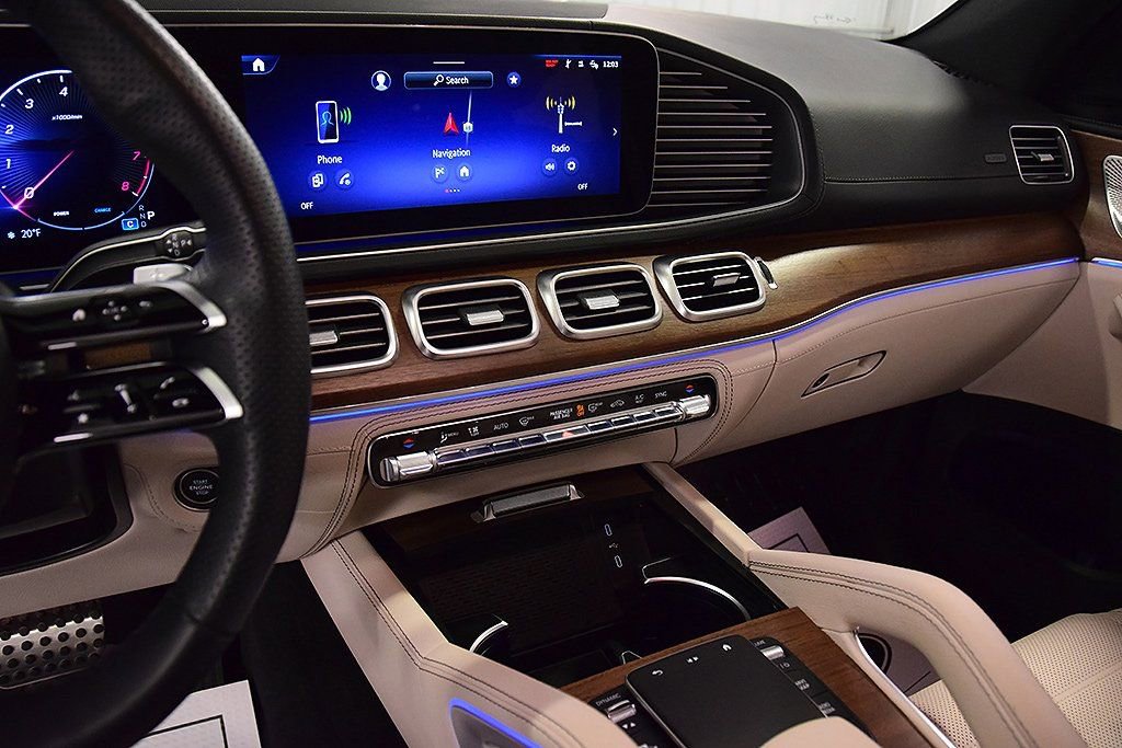 Used 2025 Mercedes-Benz GLS 580 4MATIC image 22