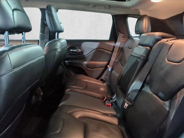 Used 2015 Jeep Cherokee Trailhawk w/ Comfort/Convenience Group image 24