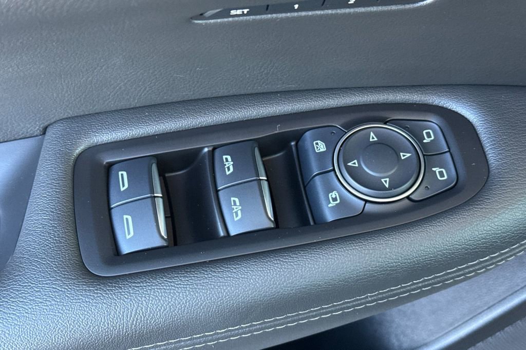 Used 2025 Cadillac XT6 Premium Luxury image 18