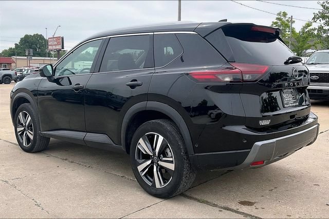Used 2026 Nissan Rogue SL FWD image 4