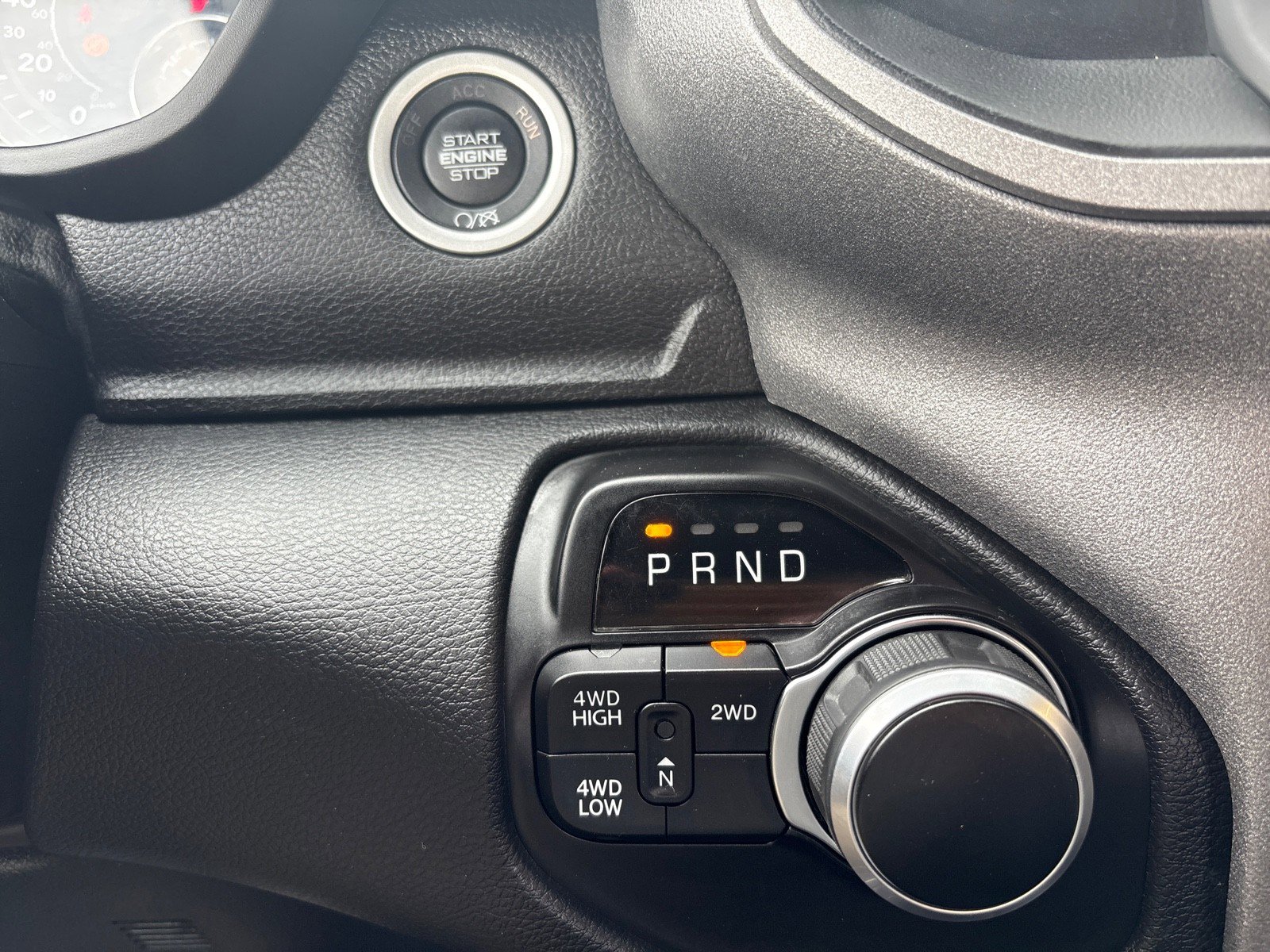 Used 2024 RAM 2500 Tradesman w/ Chrome Appearance Group image 15