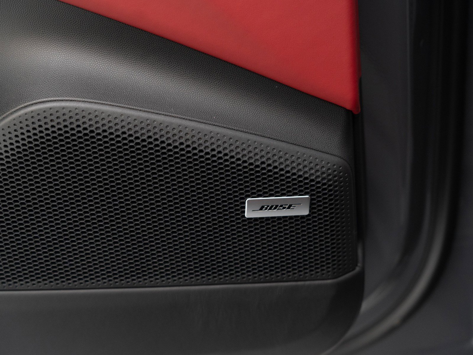 New 2026 Porsche Macan Turbo Electric image 23