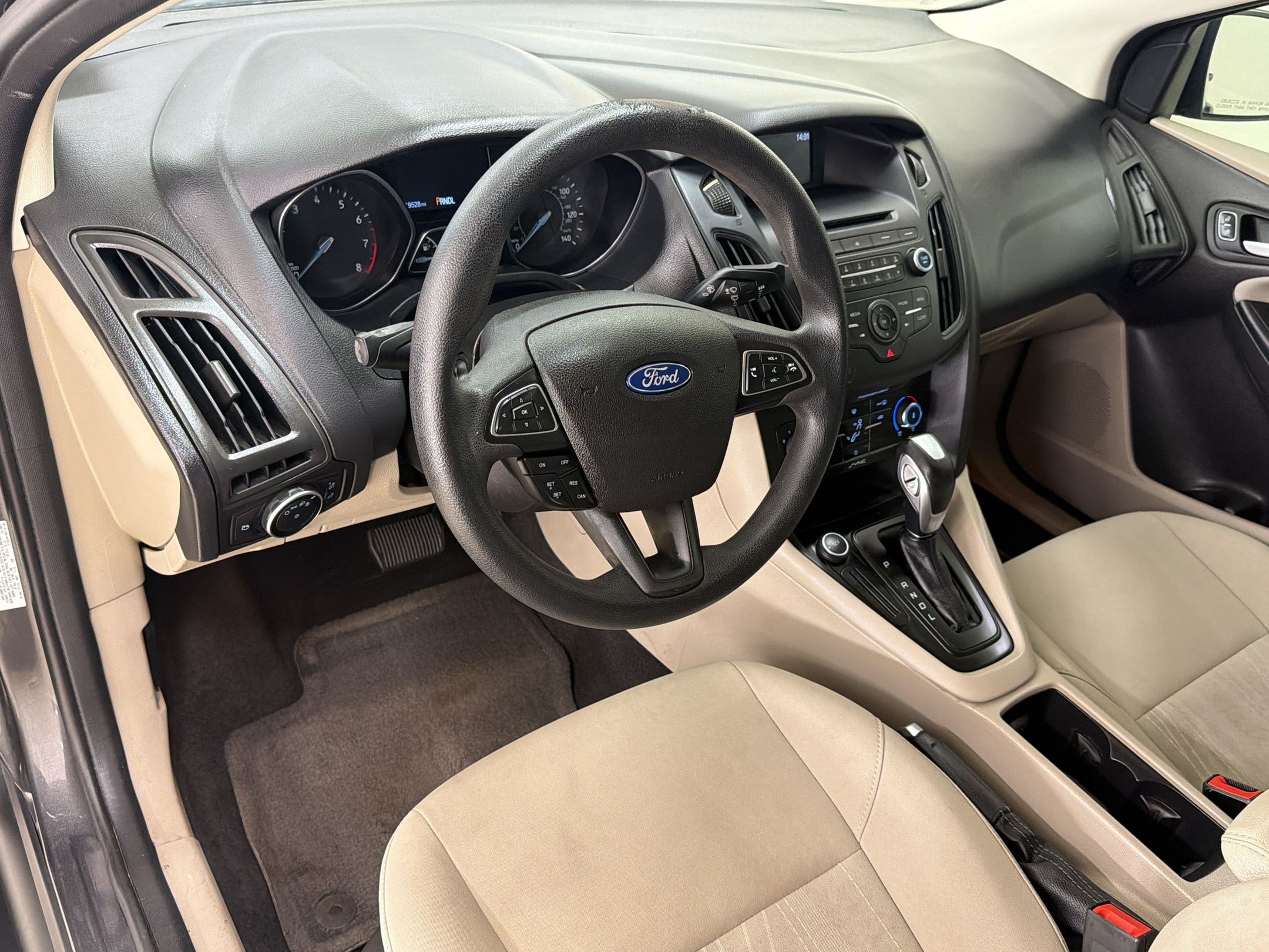 Used 2015 Ford Focus SE FWD image 4
