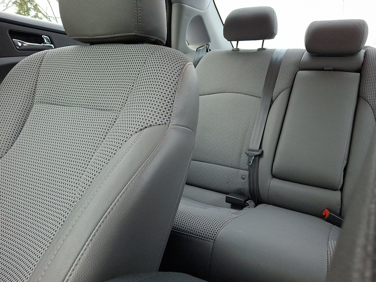 Used 2011 Hyundai Sonata SE w/ Navigation & Sunroof Pkg 4 image 18