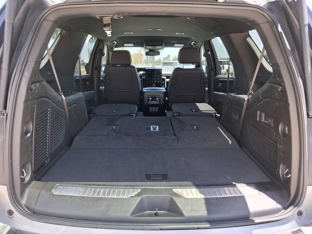 Used 2025 GMC Yukon AT4 AWD/4WD image 6