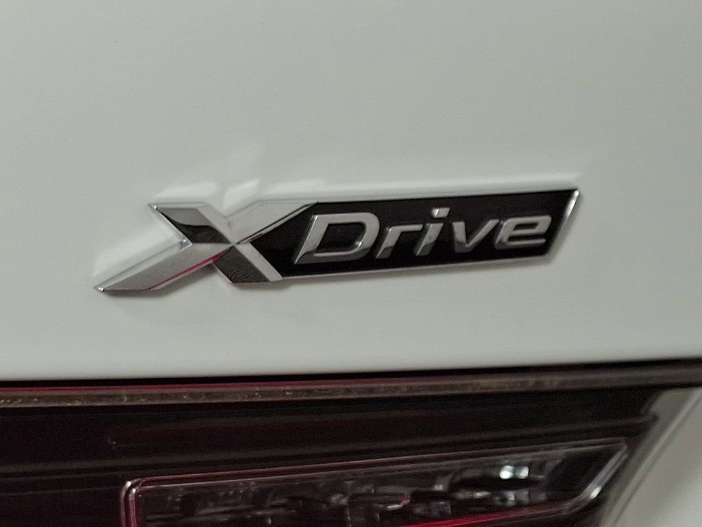Certified 2024 BMW 330i xDrive Sedan w/ Convenience Package AWD/4WD image 28