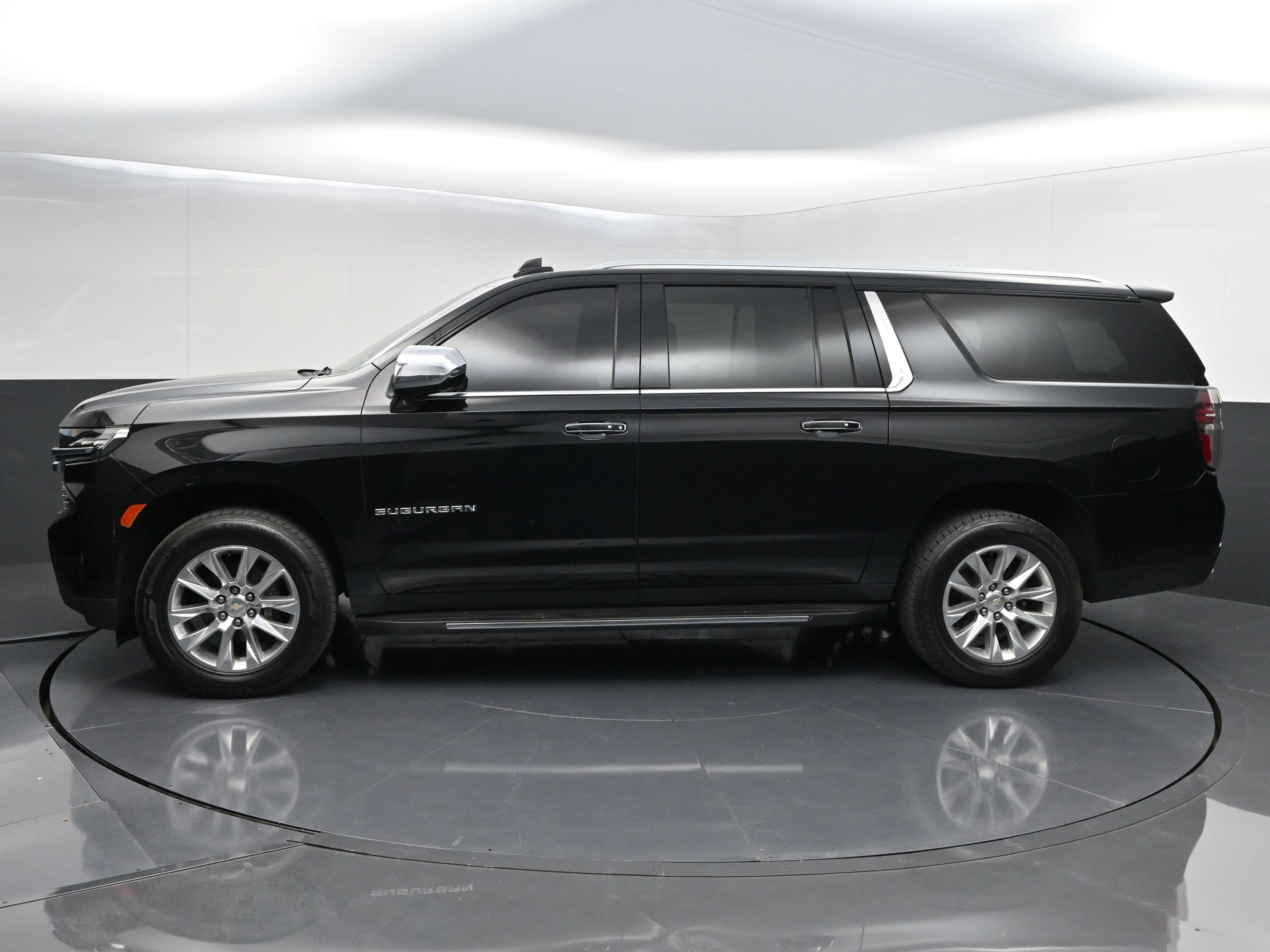 Used 2023 Chevrolet Suburban Premier AWD/4WD image 4