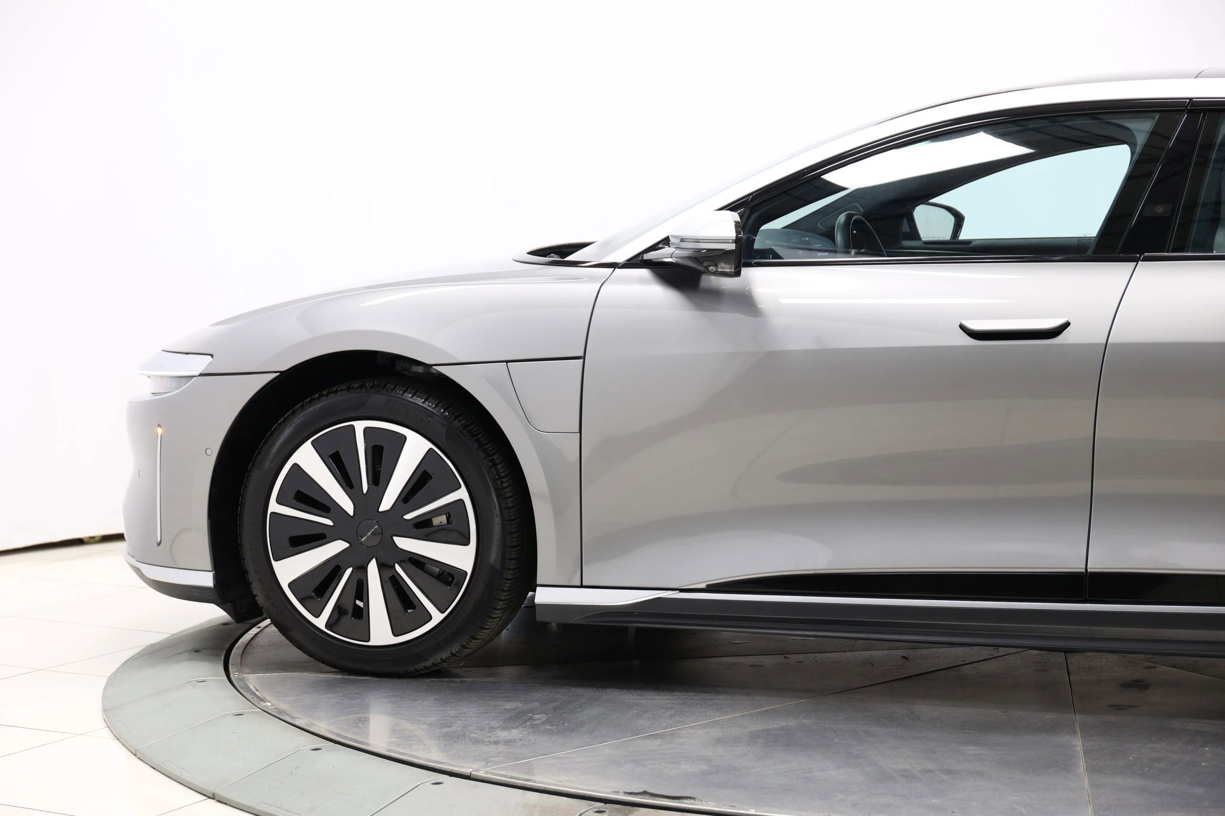 Used 2023 Lucid Air Grand Touring image 6