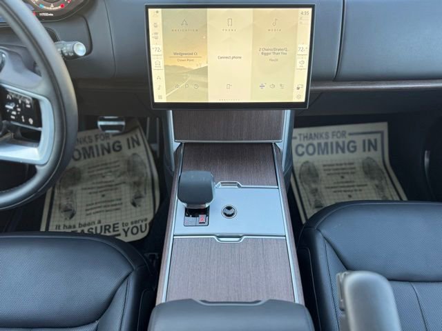 Used 2025 Land Rover Range Rover SE image 27