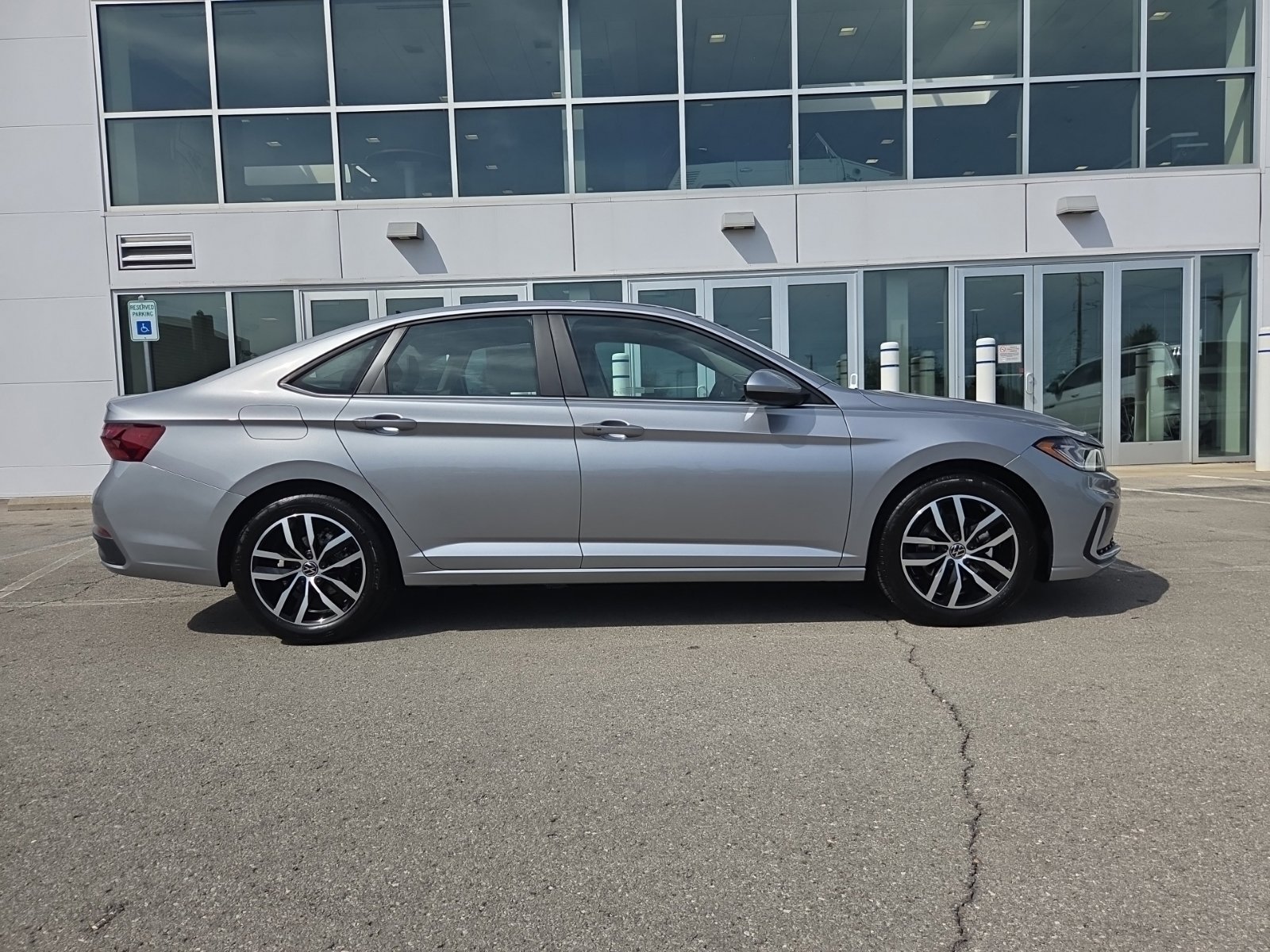 New 2027 Volkswagen Jetta SE FWD image 2