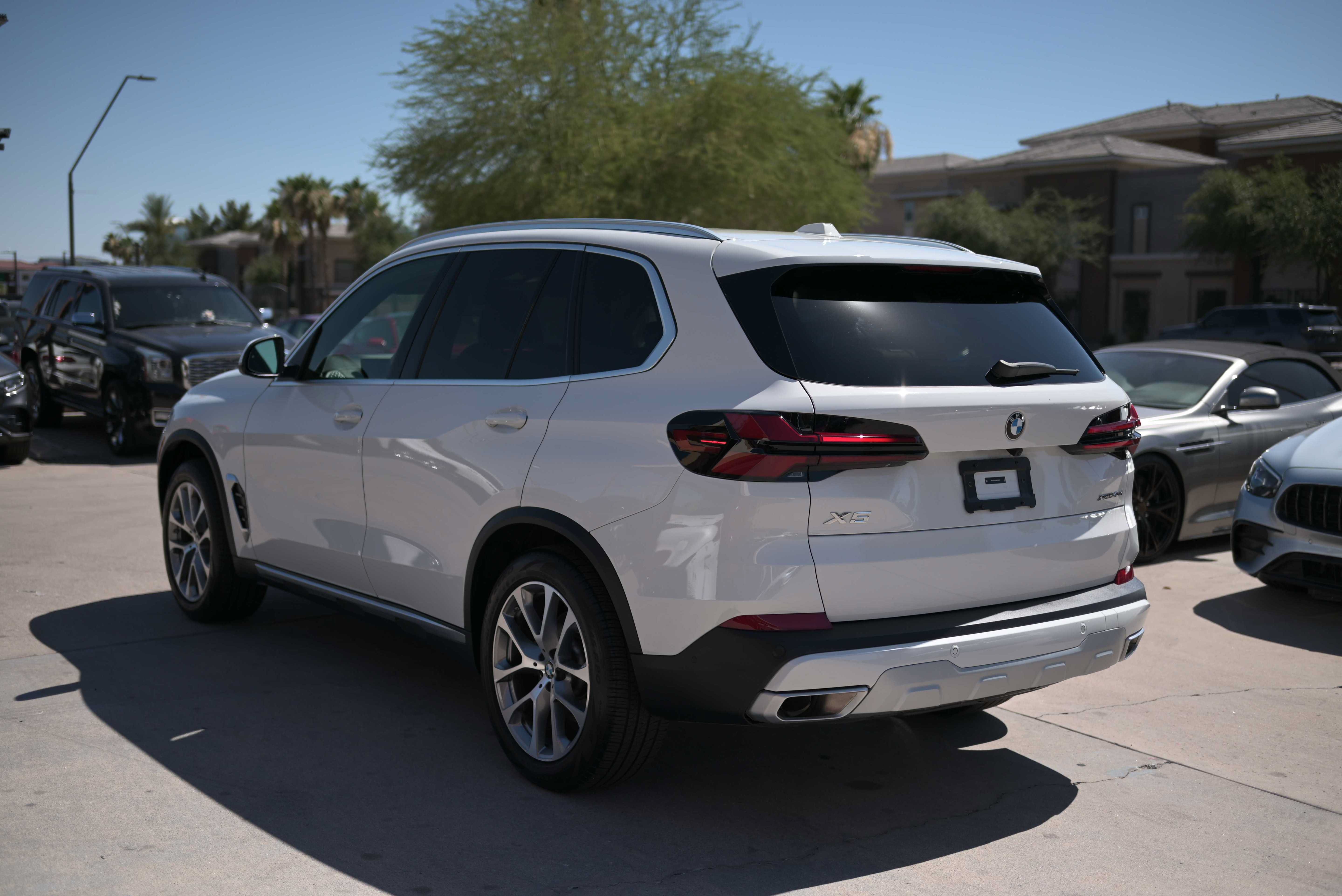 Used 2025 BMW X5 xDrive40i AWD/4WD image 4