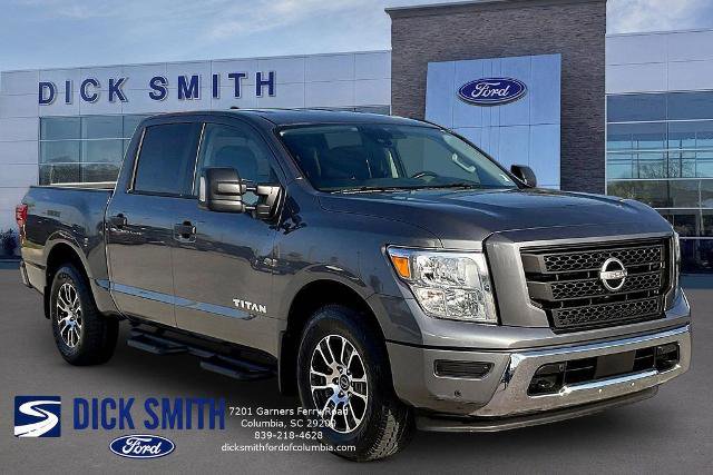 Used 2024 Nissan Titan SV w/ SV Convenience Package RWD image 3