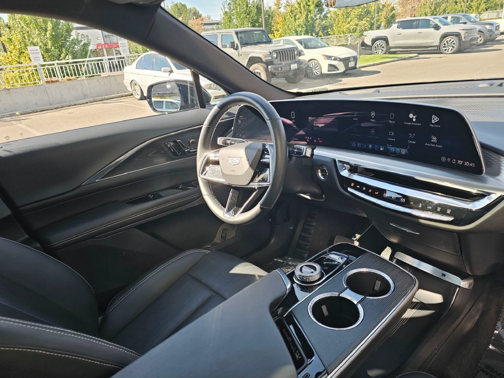 Used 2024 Cadillac Lyriq Sport AWD/4WD image 10