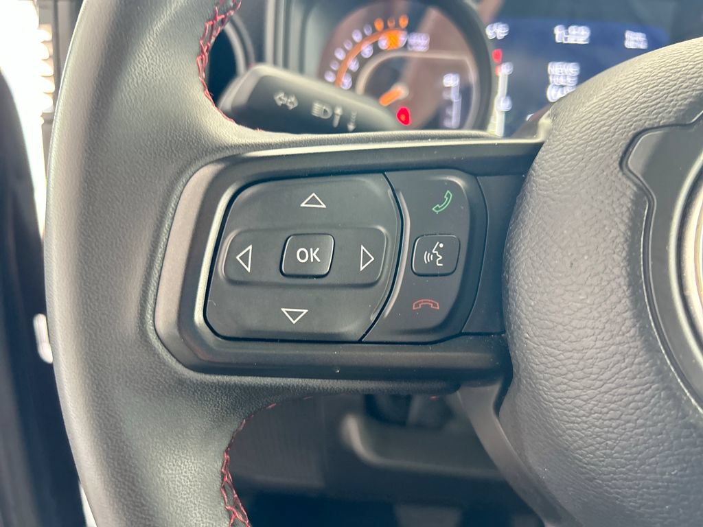 Used 2024 Jeep Wrangler Unlimited Rubicon AWD/4WD image 16