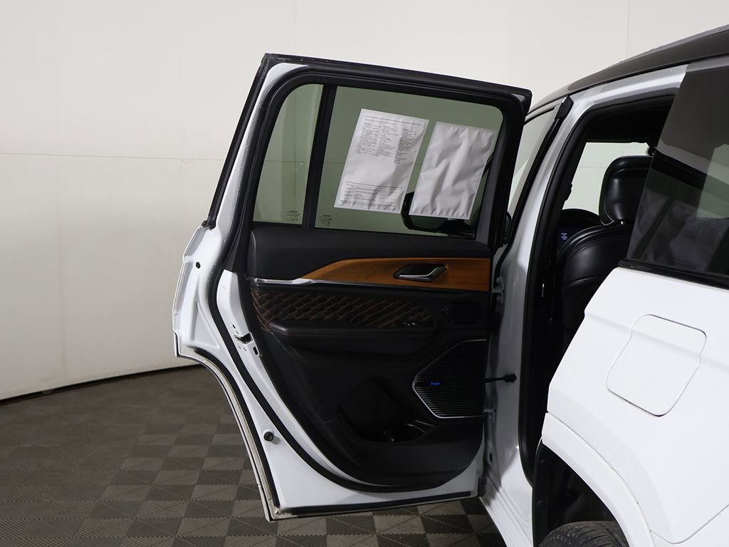 Used 2023 Jeep Grand Cherokee Summit image 25