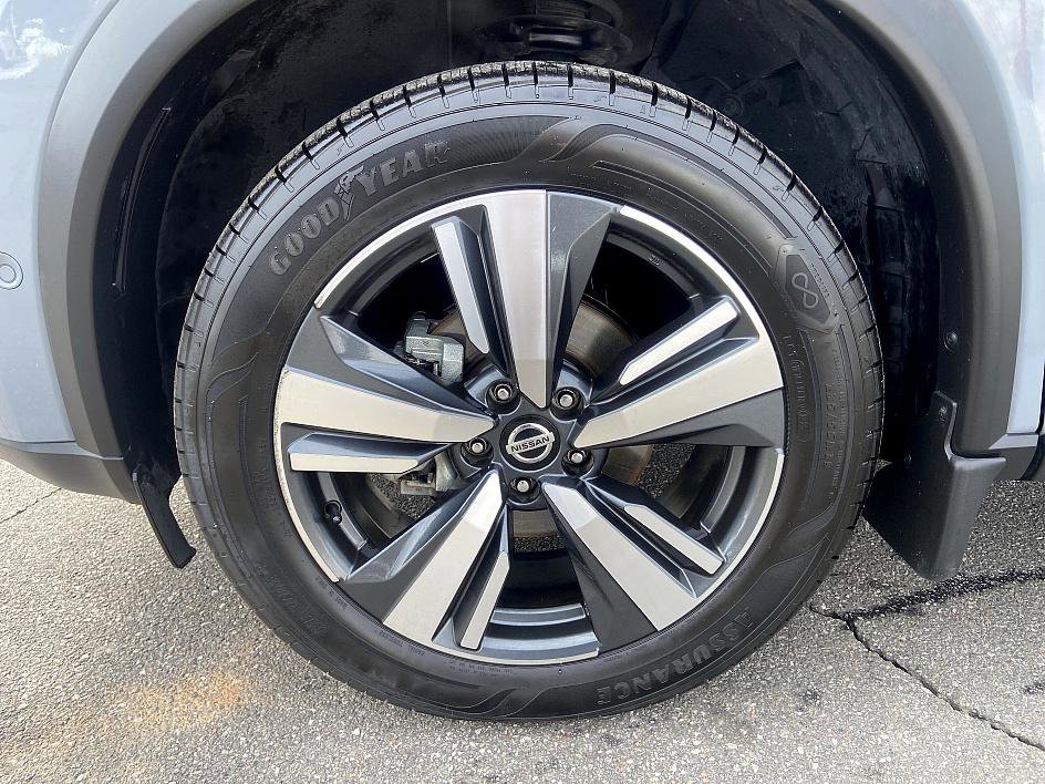 Used 2021 Nissan Rogue Platinum image 8