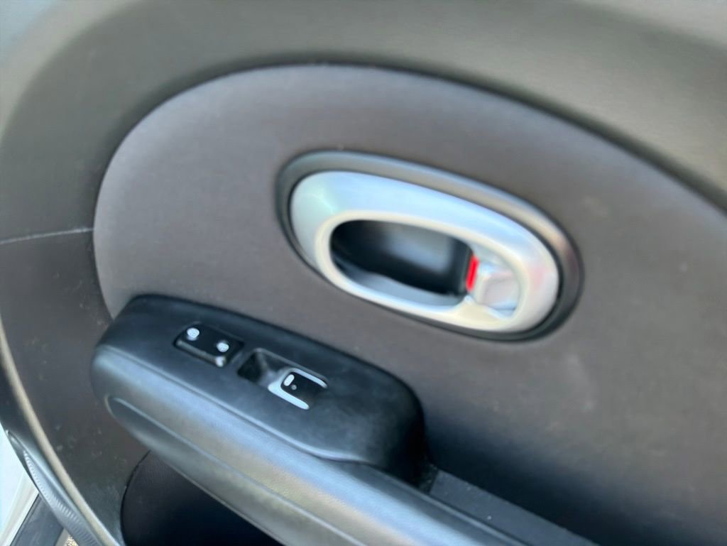 Used 2019 Kia Soul FWD image 28