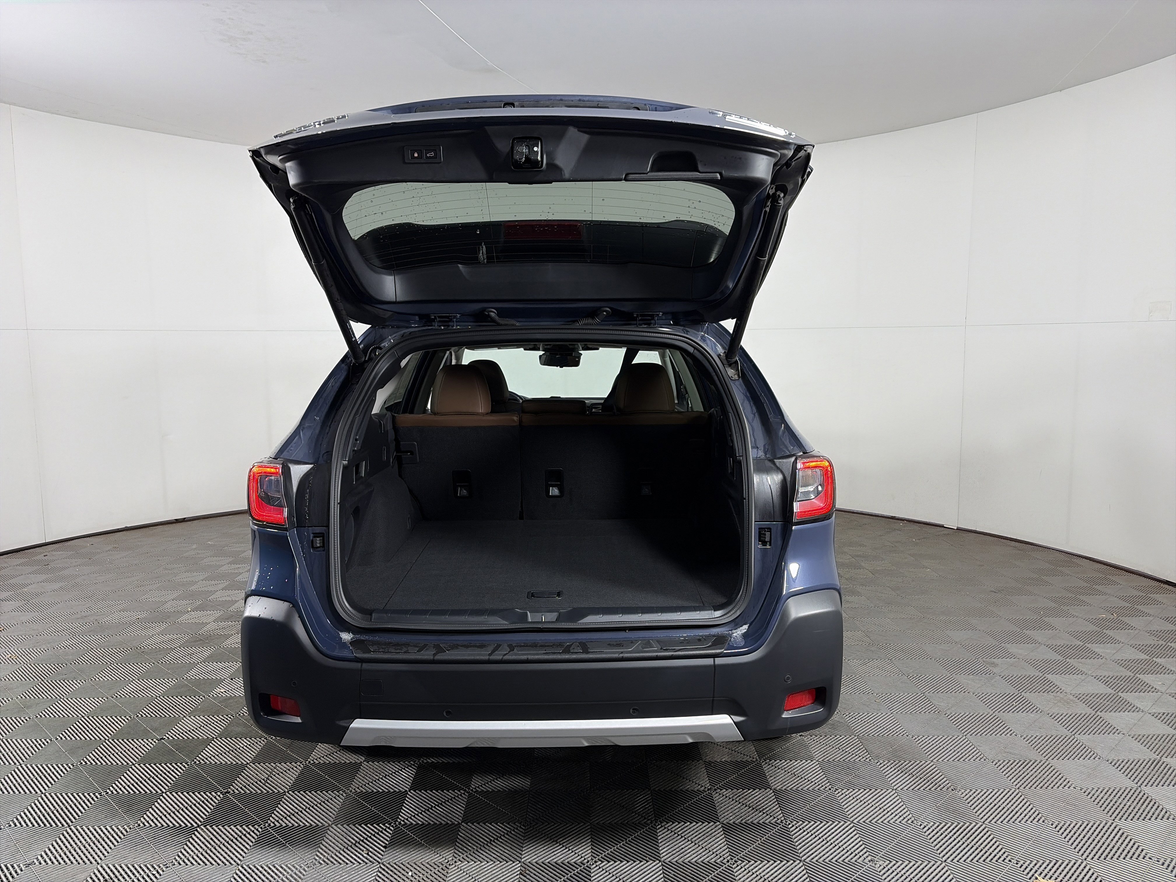 Used 2024 Subaru Outback Touring image 10