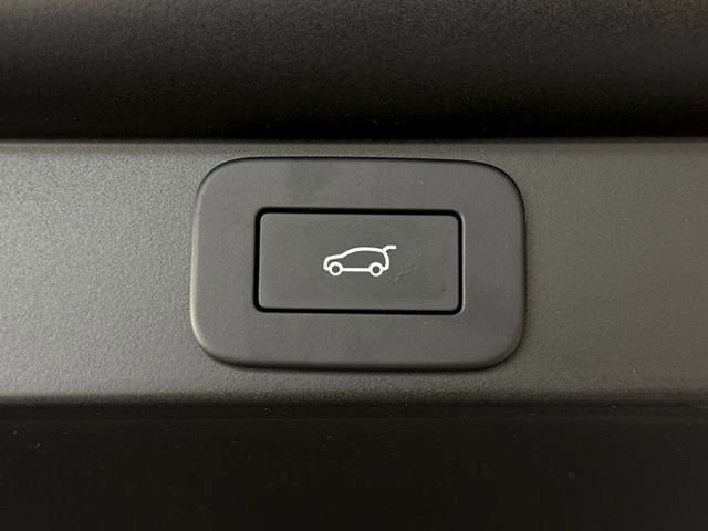 New 2025 Land Rover Range Rover SE image 18