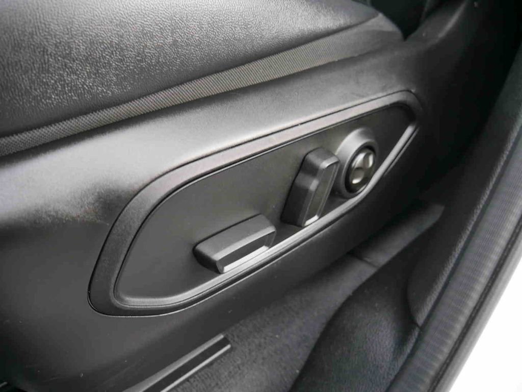 Certified 2024 Jeep Grand Cherokee L Laredo image 26