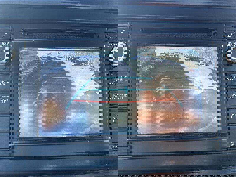 Used 2018 Toyota Tacoma SR image 14