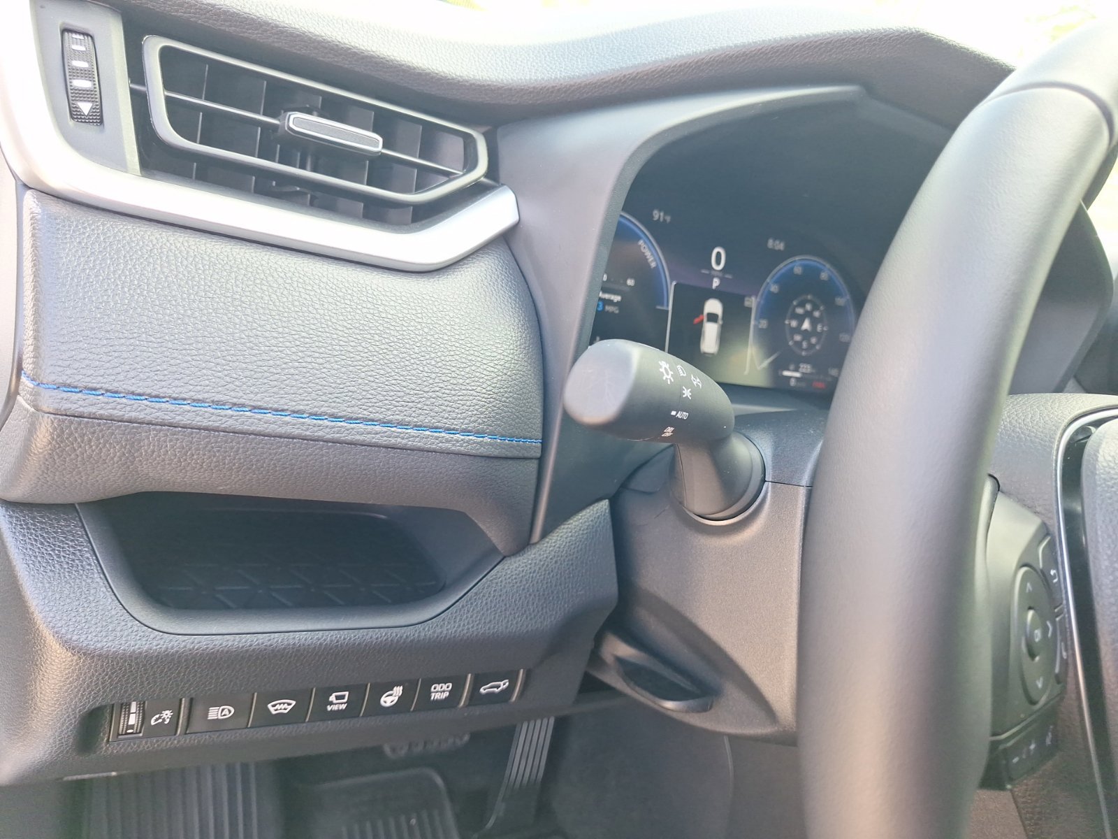 Used 2025 Toyota RAV4 XSE w/ Advanced Technology Package AWD/4WD image 19