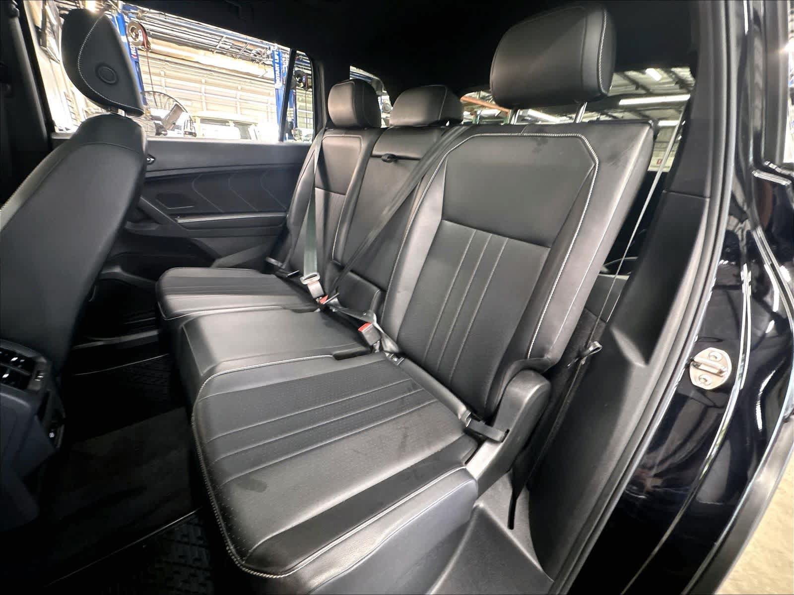 Used 2023 Volkswagen Tiguan SE R-Line FWD image 25