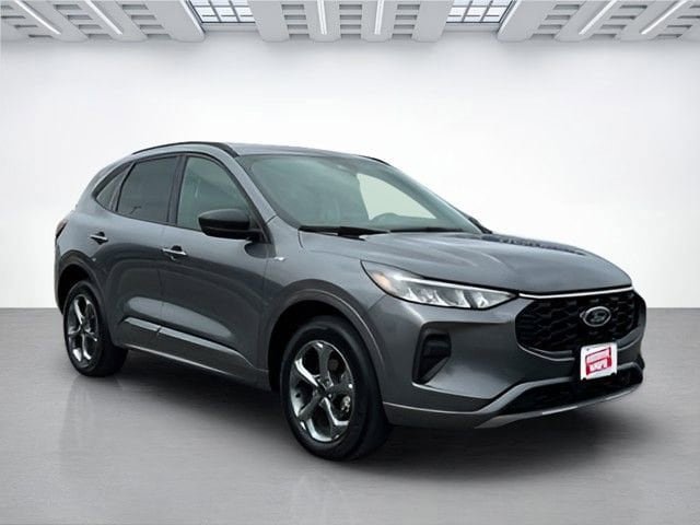 Used 2024 Ford Escape ST-Line image 2