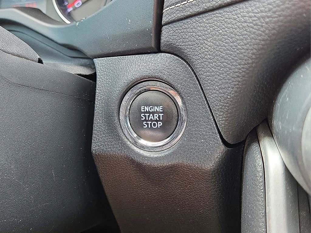 Used 2022 Toyota RAV4 XLE FWD image 30