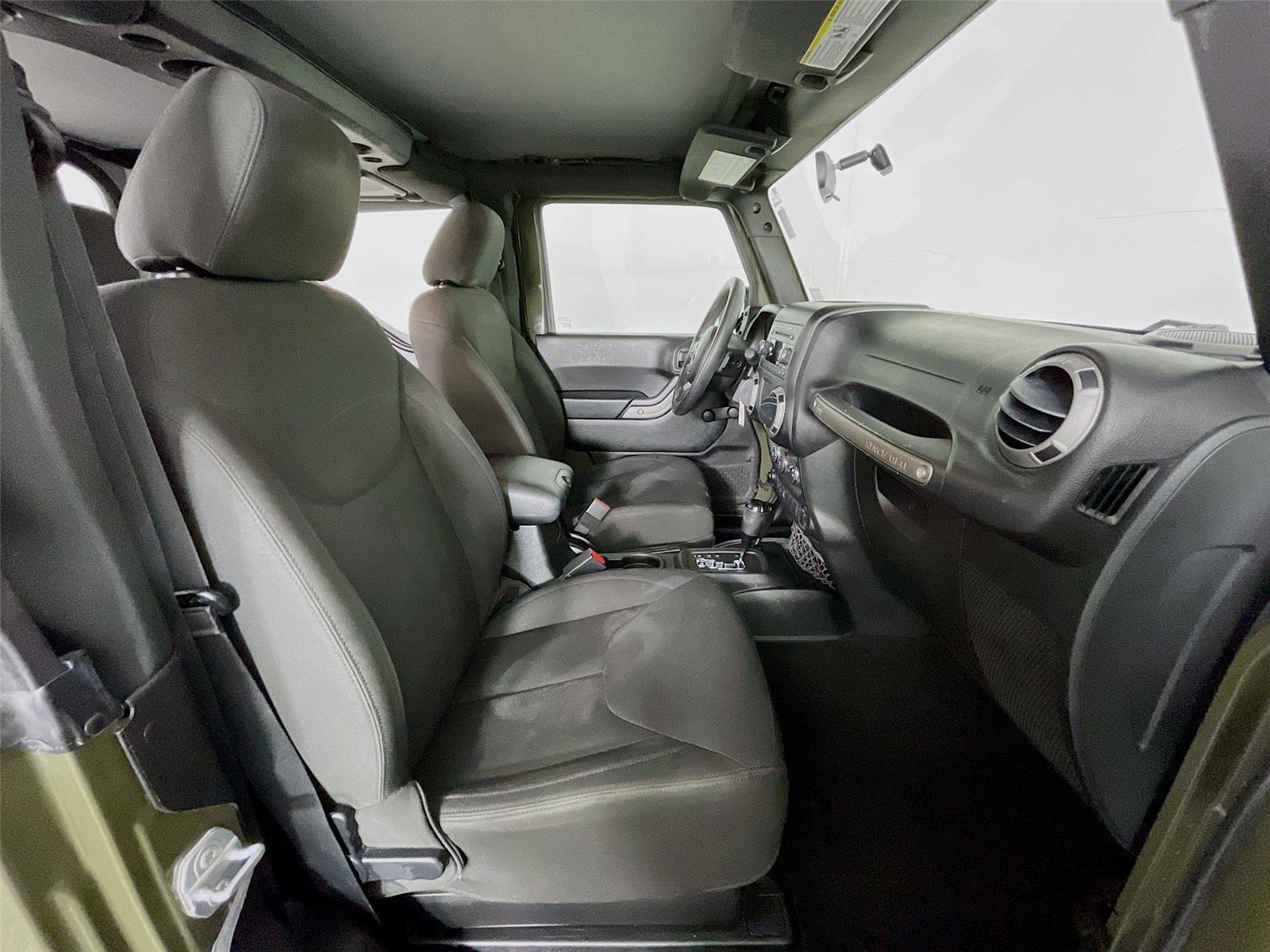 Used 2015 Jeep Wrangler Sport image 28