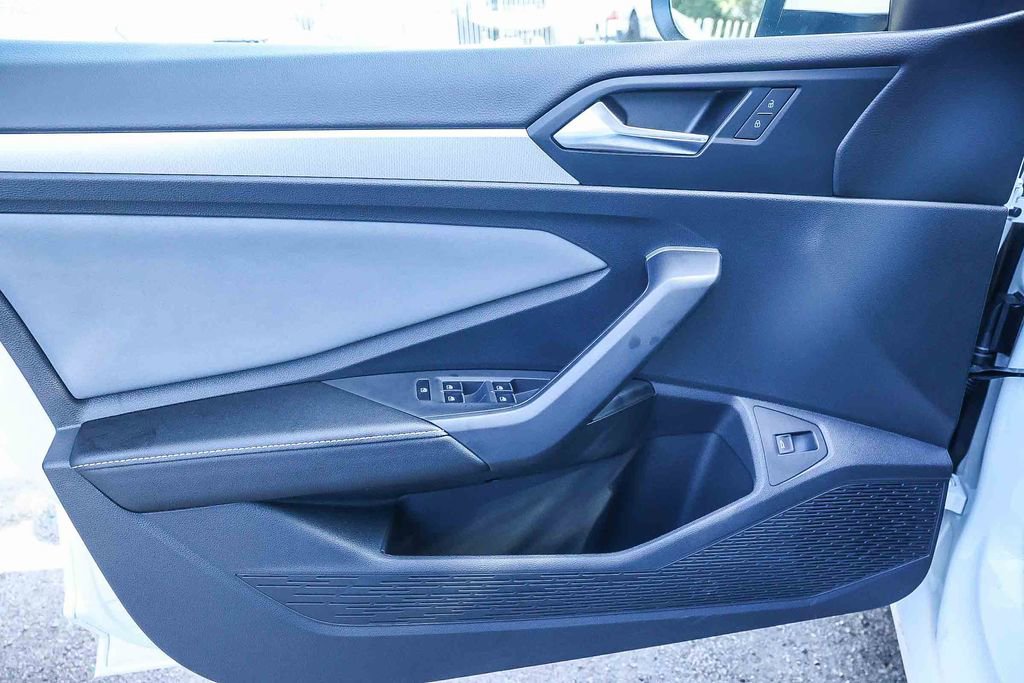 New 2026 Volkswagen Jetta SE FWD image 31