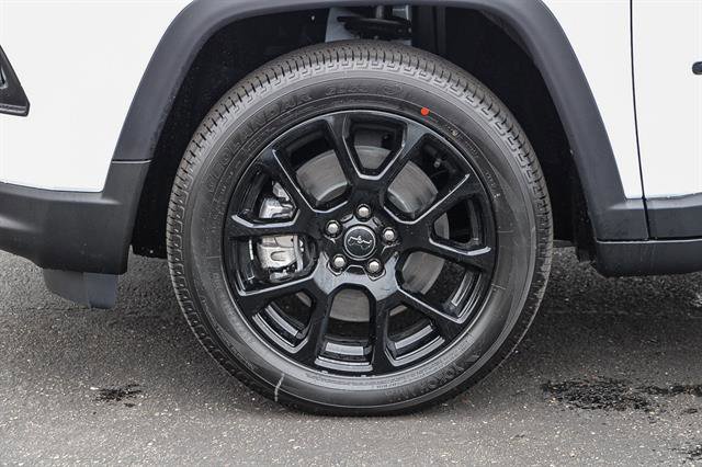 New 2026 Jeep Compass Latitude image 9