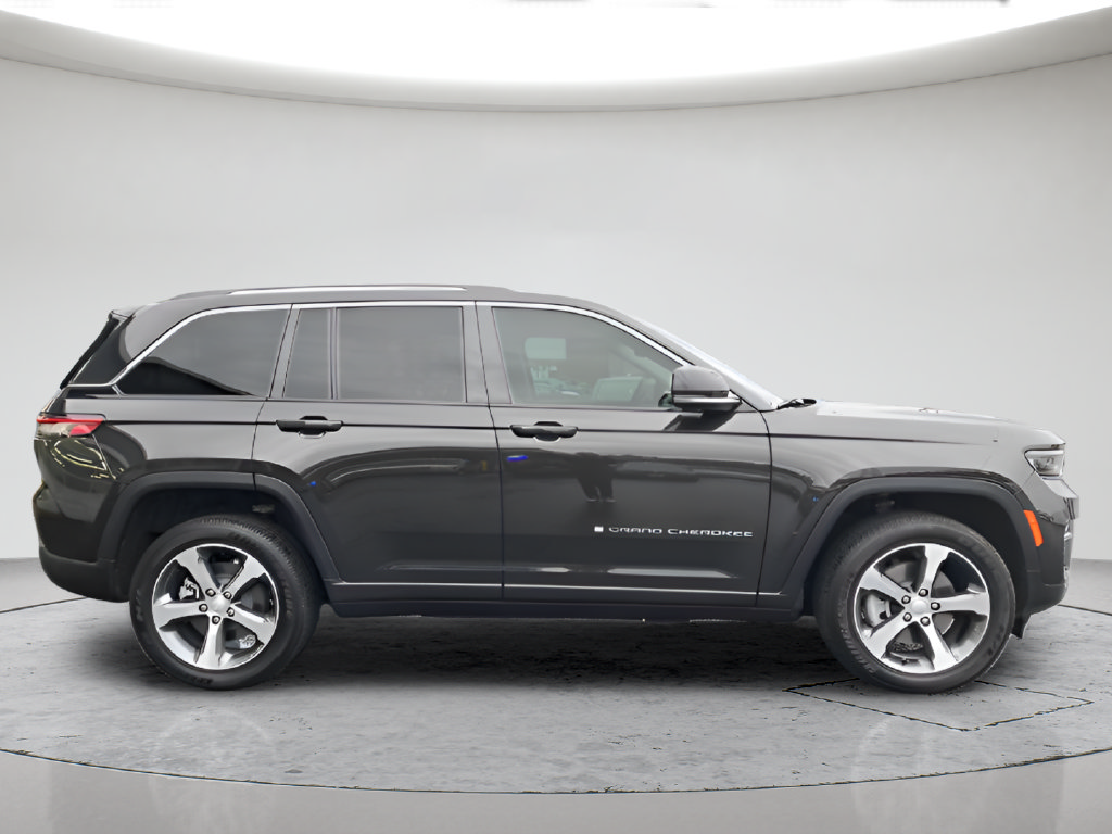 New 2023 Jeep Grand Cherokee 4WD 4xe image 4