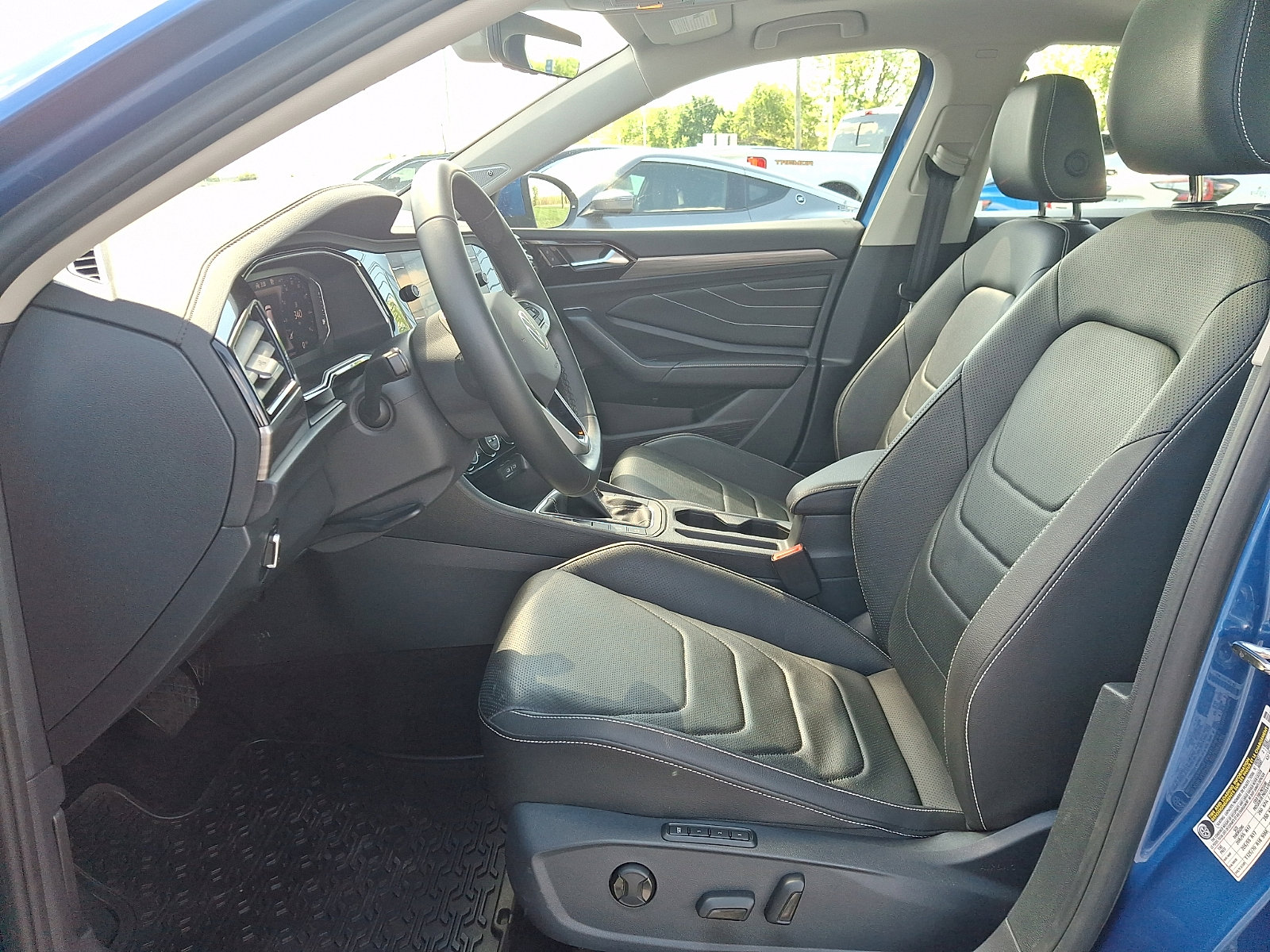 Used 2024 Volkswagen Jetta SEL FWD image 13