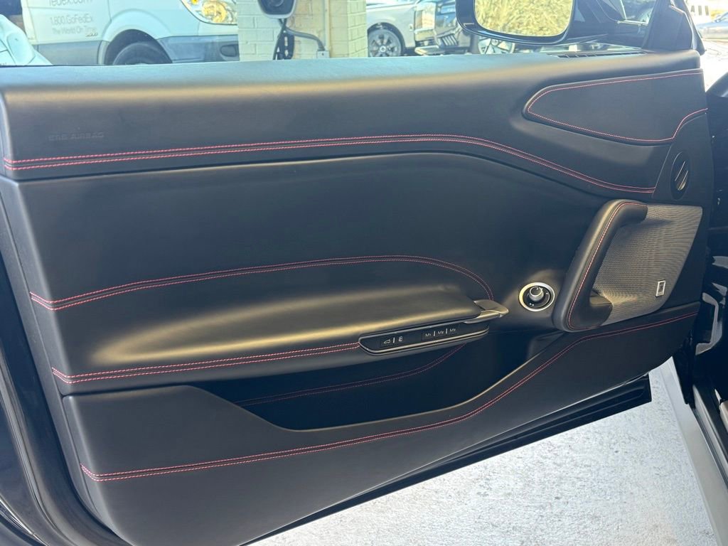 Used 2018 Ferrari GTC4Lusso T image 11