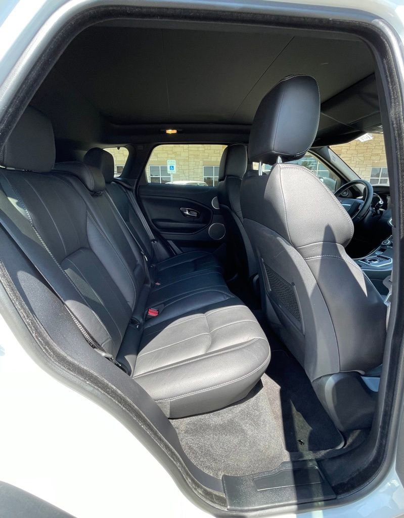Used 2018 Land Rover Range Rover Evoque SE AWD/4WD image 32
