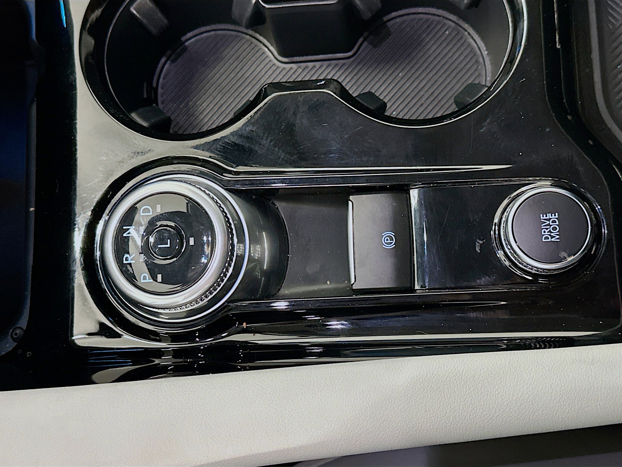 Used 2025 Ford Explorer Platinum w/ LUX Leather Package image 25