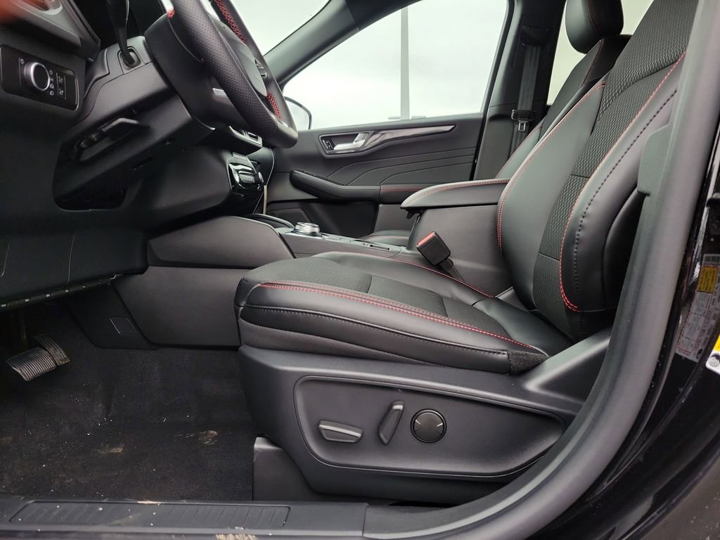 New 2026 Ford Escape ST-Line w/ Tech Pack #1 image 17