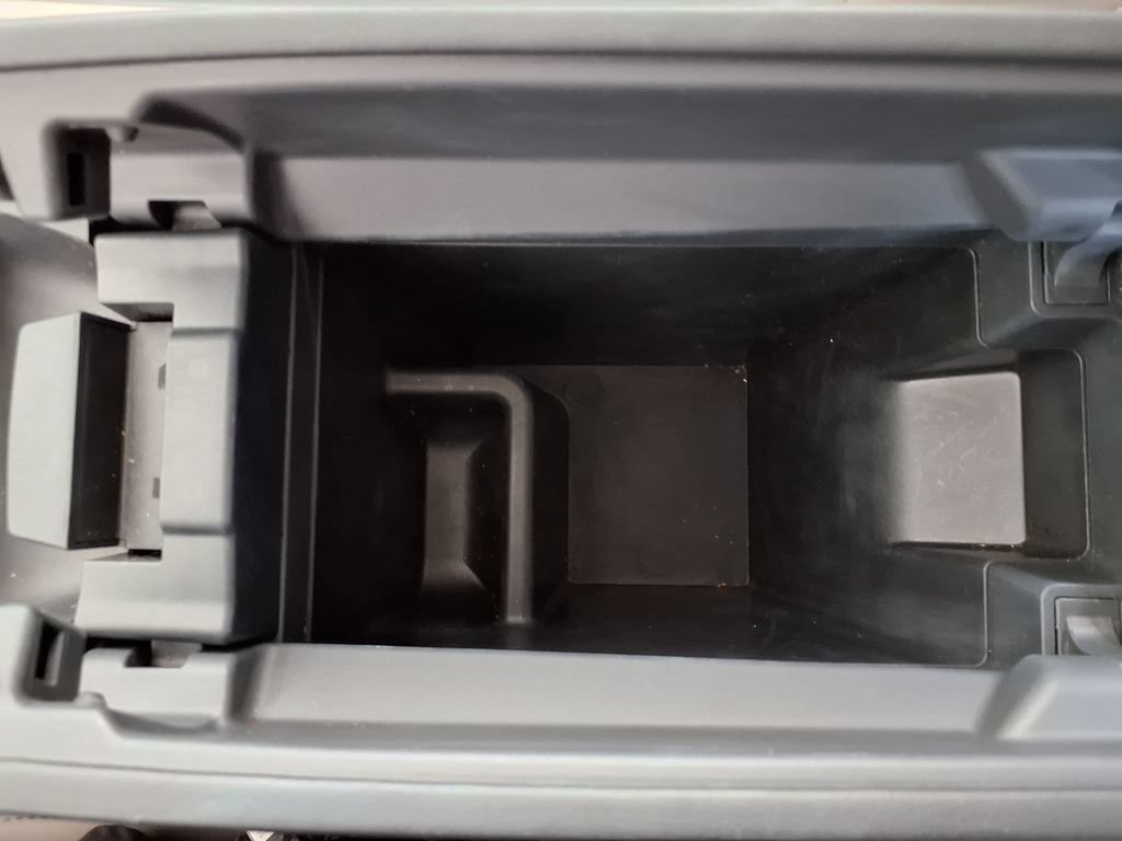 Used 2025 Nissan Rogue SV FWD image 31