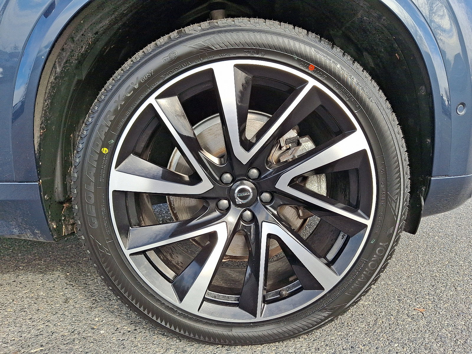 Used 2023 Volvo XC90 B5 Plus w/ Protection Package image 8