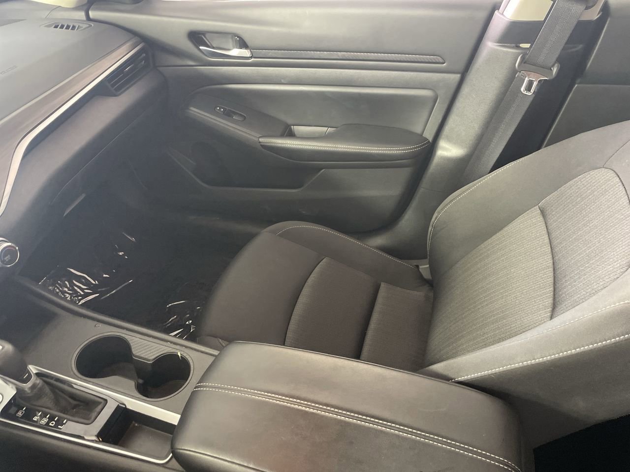 Used 2025 Nissan Altima 2.5 SV FWD image 23
